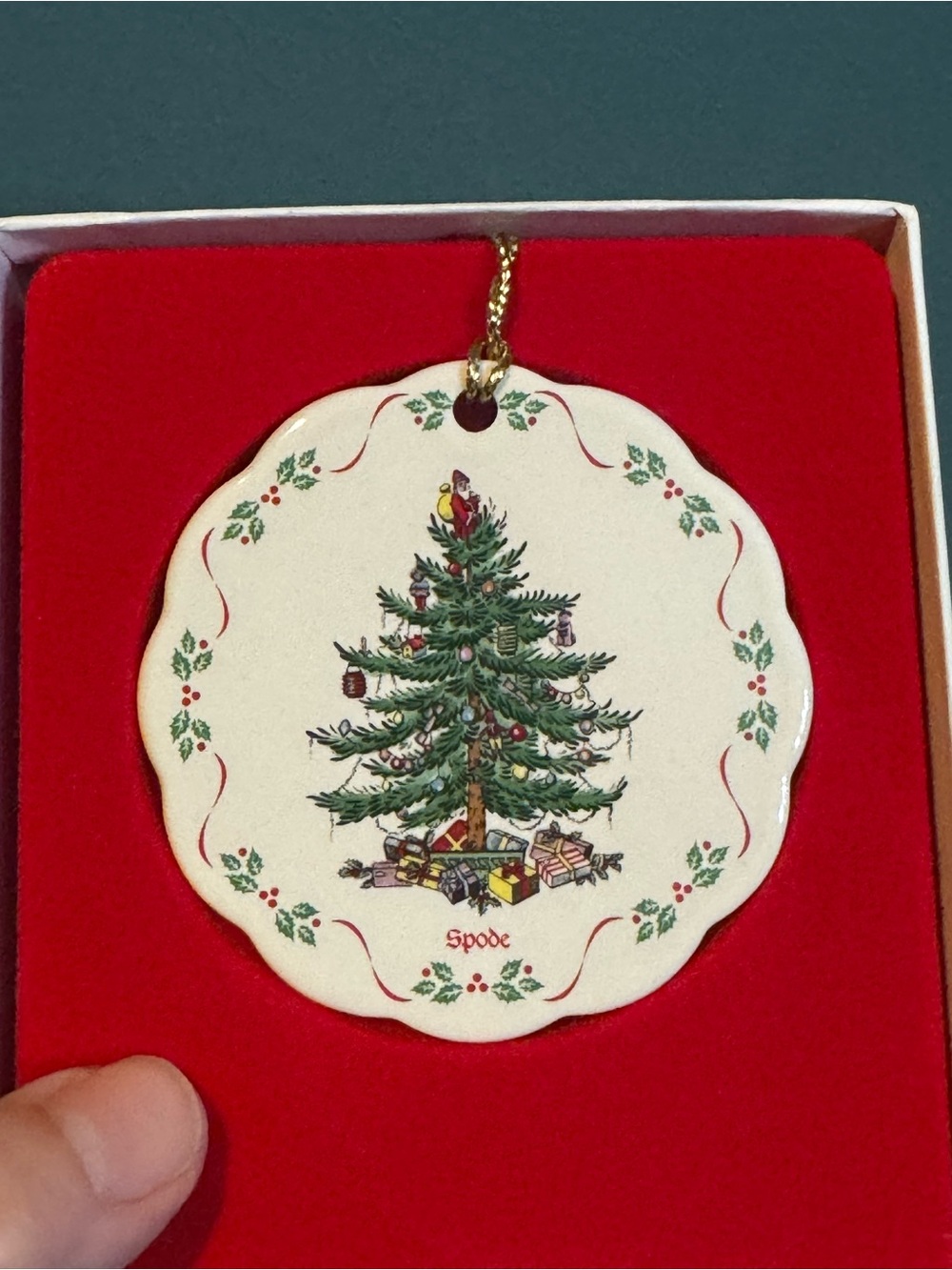 Spode Christmas Tree Porcelain Ornament – Scalloped Edge (Non-Dated) with Box